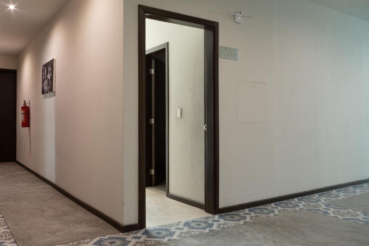 Hotel Mayari Holbox Ilha Holbox Exterior foto A door opening