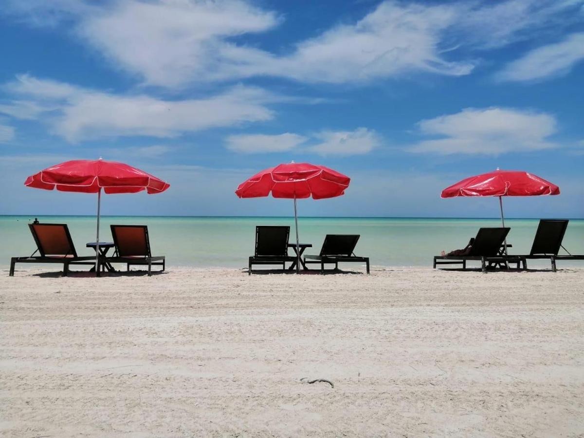 Hotel Mayari Holbox Ilha Holbox Exterior foto Beach at the Grand Palladium Resort and Spa