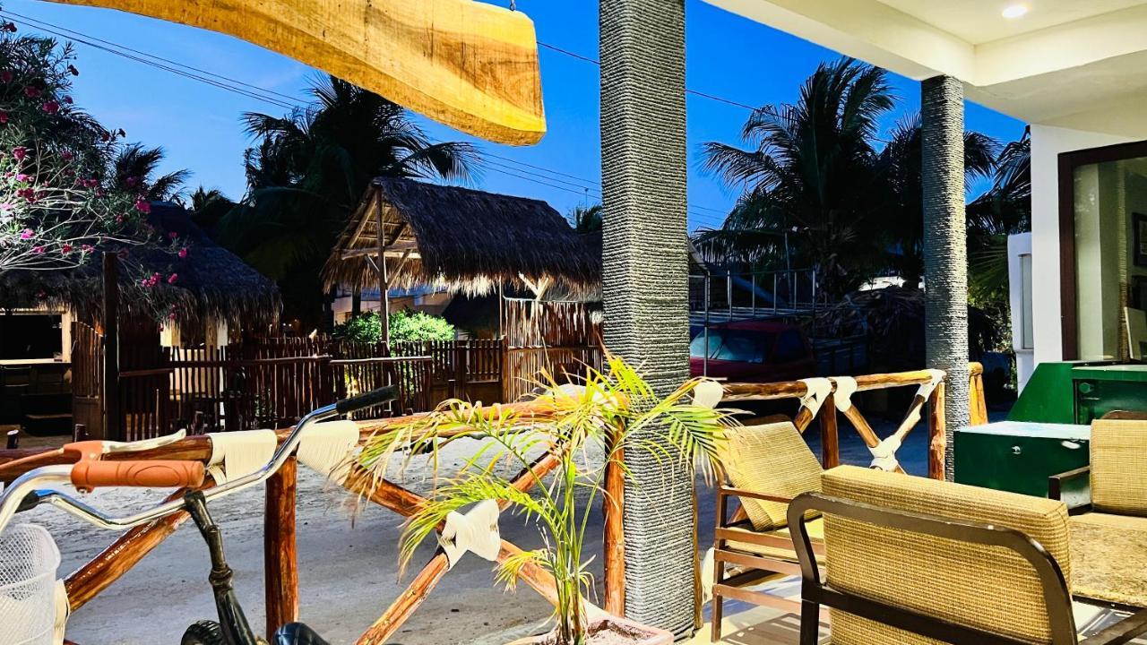 Hotel Mayari Holbox Ilha Holbox Exterior foto A restaurant in Tulum